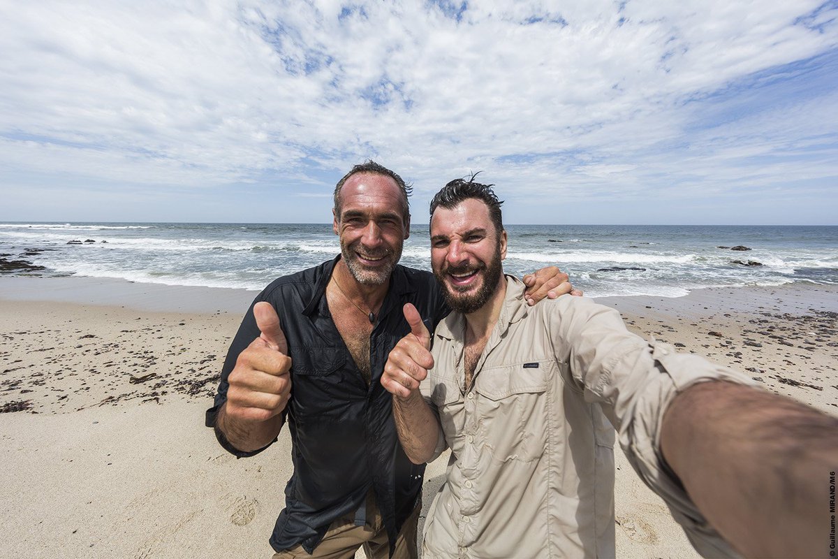 MichaelYoun's tweet photo. Avec @ExploreMikeHorn
À l'arrivée de l'aventure
150 km à pied + loin
Skeleton Coast/ Namibie 
Le 28 à 21h sur @M6 https://t.co/QQJewOaKhO