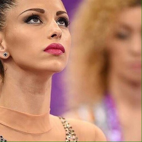 blanquitaymas's tweet photo. Llega a intentar suicidarse un futbolista y el mundo se paraliza, pero claro, es una gimnasta.
#prayforstoyanova https://t.co/xNVvyDd8WD