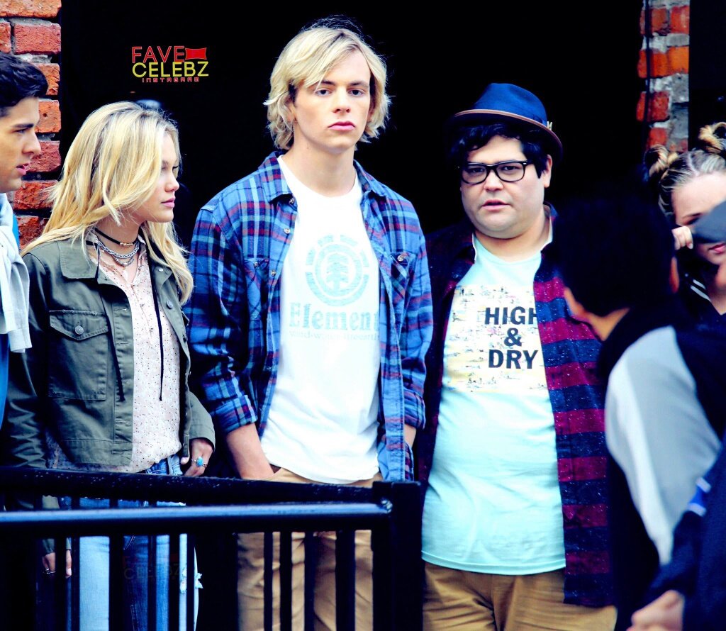 statusupdateM's tweet photo. exclusive  #statusupdateMovie https://t.co/7Yj2247QCt