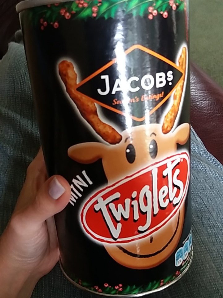 LunchingOnEmpty's tweet photo. *whispers* everyone else is asleep
#twiglettime #snacktime #secretsnacking https://t.co/h2TVaOoCw1