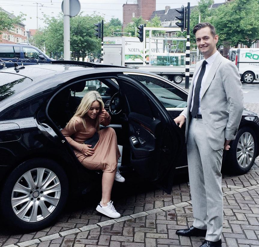 <a href="/mrsjamieli/">Jamie Li</a> knows exactly what arriving in style means! Proud to serve her on #Private by #PICKMEUP's first ride!