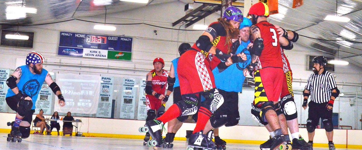 PittVillains's tweet photo. @wheele_rydher up against @HCHrollerderby at this years #WheelsofSteel2016 Tournament https://t.co/Ai980DtC7v