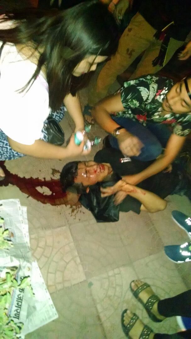 visually_kei's tweet photo. Some of the pictures of the police brutality outside Manipur Bhawan yesterday. https://t.co/q48no41Gr0