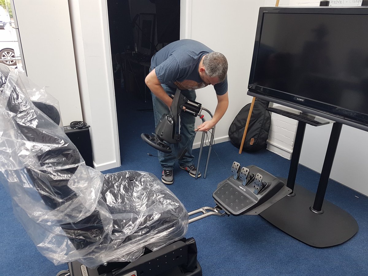 bfd_uk's tweet photo. Getting ready... @redbookfilms #driversim https://t.co/wstEGQuMyY