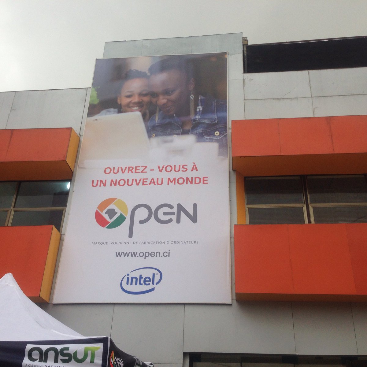 openci's tweet photo. Inauguration show-room Open avec John Galvin VP Intel.
@openci @IntelEDU @ANSUT_CI https://t.co/K6GRwhfyGJ