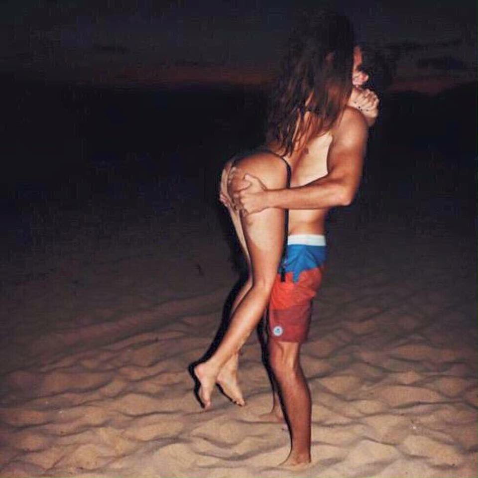PostBadCouple_'s tweet photo. Embrasse moi passionnément https://t.co/Lig7hyCvbV