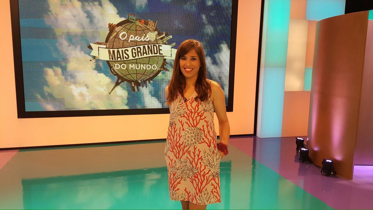 LaMagall's tweet photo. Onte Olalla Vaamonde co noso #vestido de corais en O país máis grande do Mundo ¡¡Guapa!! #modagalega #galicia https://t.co/NfsSTNryPR