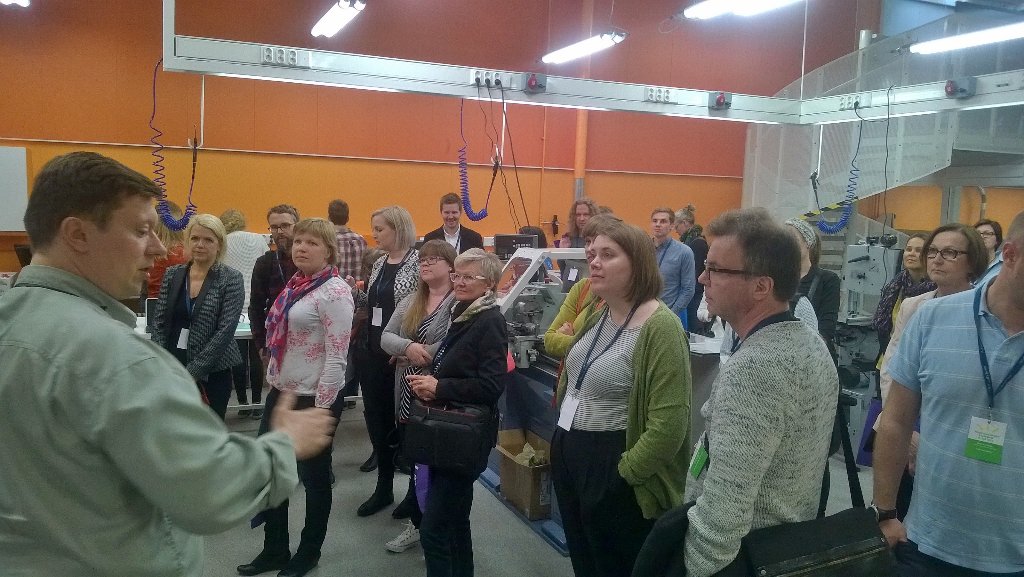 SaraRiihimaki's tweet image. #Fablab&apos;issa voi tehdä melkein mitä vaan @UniOulu #UCSC2016. Samanlaista rakennetaan myös @TampereUniTech #TUTLab