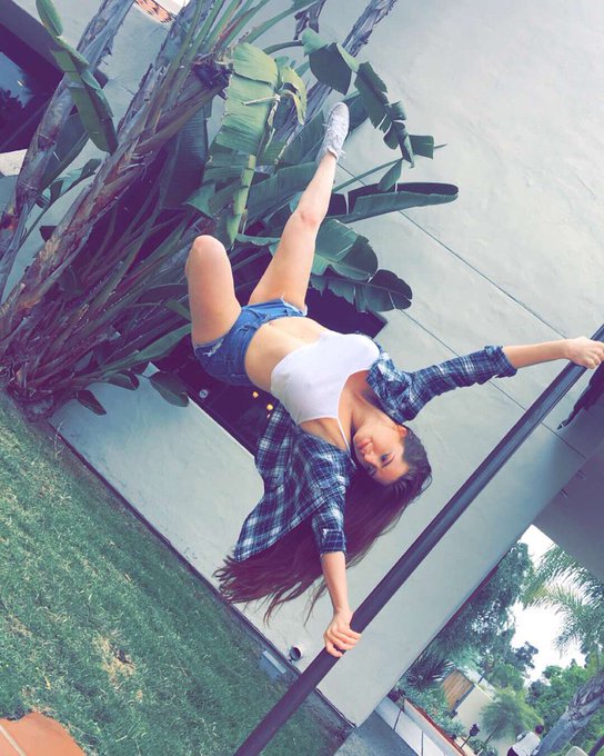 Fuck you gravity 😎 https://t.co/rgKxVU3NzM