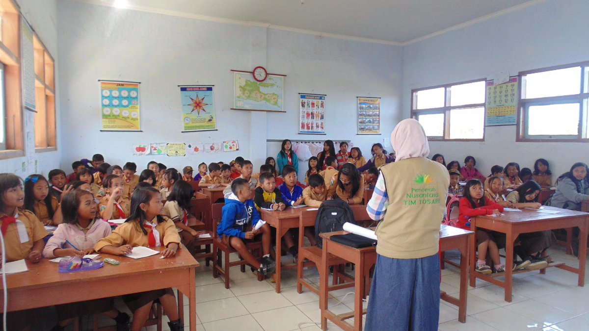 Halo. 50% populasi dunia berumur dibawah 30 tahun. Meraih #SDGs berarti melibatkan generasi muda sekarang! Setuju?