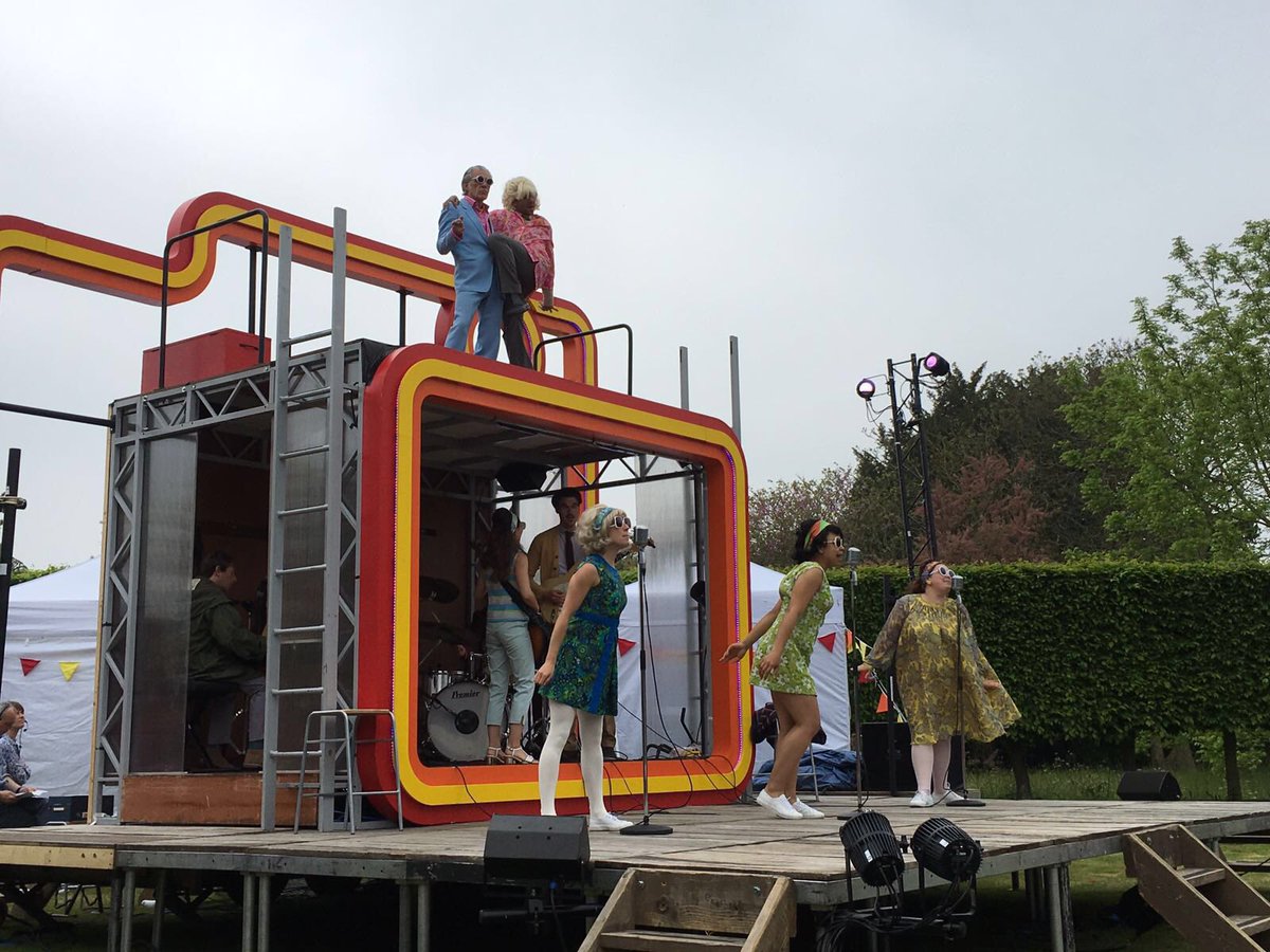 PotteryDunholme's tweet photo. Two Gentlemen of Verona at Doddington Hall https://t.co/BvRslfyvHp