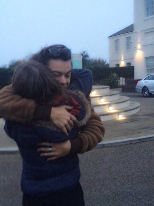 EsperanzaStyIes's tweet photo. Some day @Harry_Styles I'll hope that day with all the calm of the world
#Harry'sArmsTheBestPlace 💕 https://t.co/nmKcqHUETX