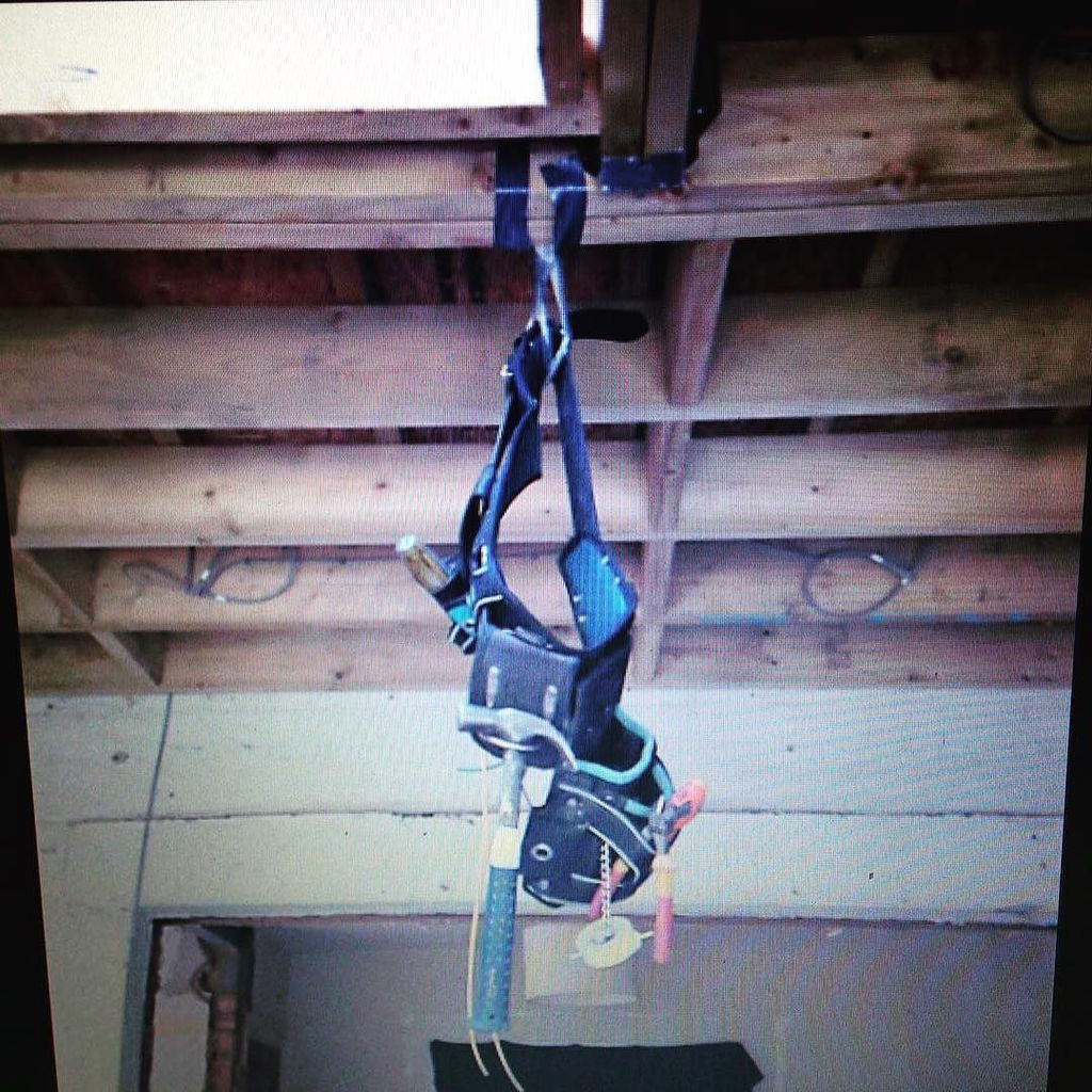 msbelectrical's tweet photo. Haha found my tool belt #morespacebuilding #msbelectrical #sparks #femaleelectrician #tool… https://t.co/94YlhArU3Y https://t.co/FlMxBsl7bM