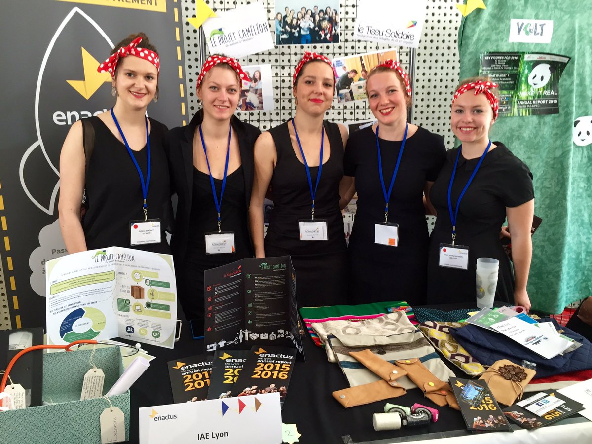 FondationKPMGFr's tweet photo. #CNEnactus les étudiants fiers de leurs projets ! #WeAllWin #forumprojets @EnactusFrance https://t.co/LYwfan62bf