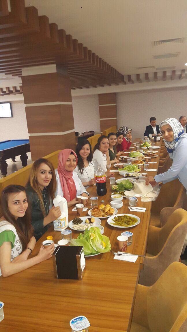 DYZ bölümünün geçen haftaki çiğ köfte etkinliğine Rektörümüz, Rektör Yardımcımız Ve Genel sekreterimiz de katıldılar