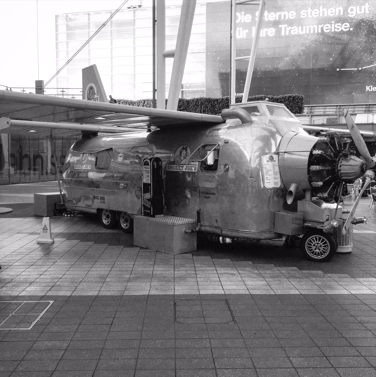 ashmei's tweet photo. Unique #airstream #liveriveted #oneofakind https://t.co/uI7xqitQ8d