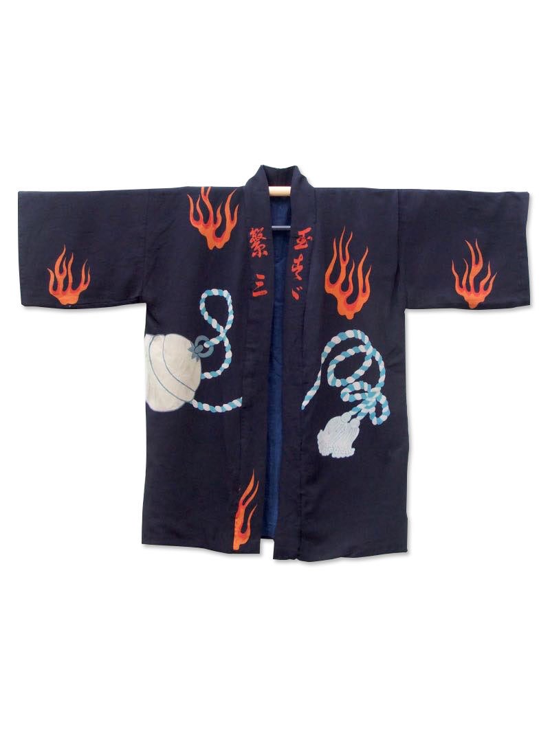FujiKimono's tweet photo. ☆ Cannonball #antique #crepe #silk #fireman’s #jacket #indigo #lining https://t.co/MGQfBy5Yoa #workwear #folkclothes https://t.co/PaZ71Ei4Sd