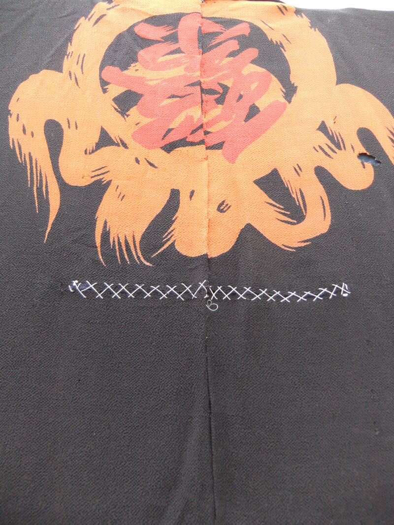 FujiKimono's tweet photo. ☆ Cannonball #antique #crepe #silk #fireman’s #jacket #indigo #lining https://t.co/MGQfBy5Yoa #workwear #folkclothes https://t.co/PaZ71Ei4Sd