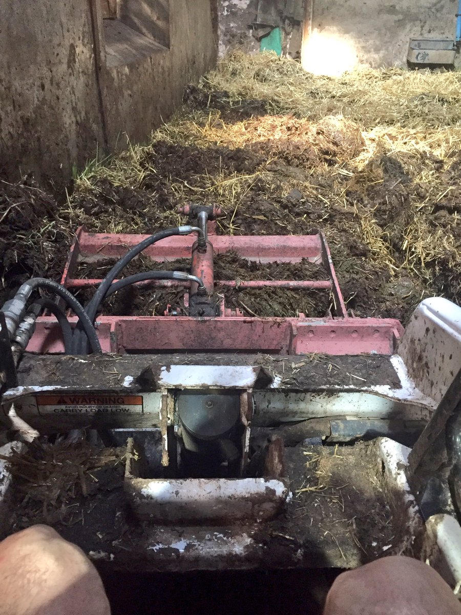 JRfromStrickley's tweet photo. #CabViewWednesday, akin 2 sitting in an oven in the stinkiest place imaginable...still better than fork & barra tho! https://t.co/eeNxH2PFiP