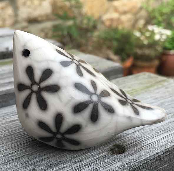 BakehseGallery's tweet photo. New delivery - gorgeous raku fired ceramic birds @BakehseGallery bu Debbie Barber. https://t.co/1nfnPKnTM1