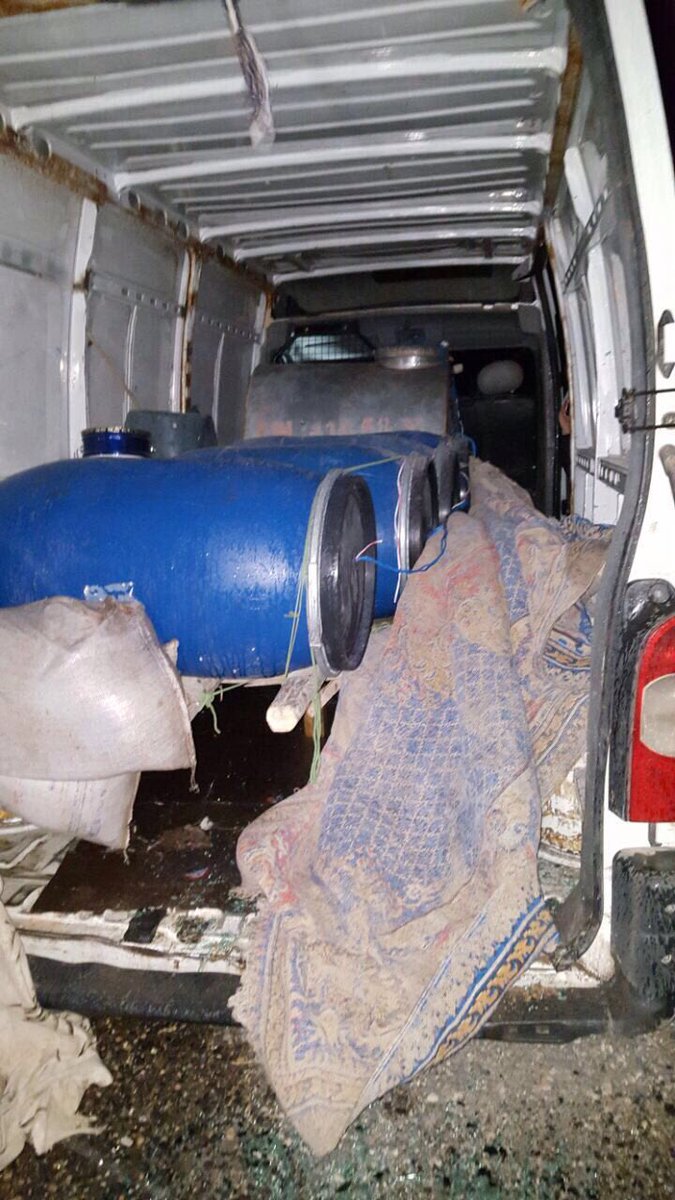 Bu daha önce Mardin istihbaratının yakaladığı bombalı minibüs . Bunun benzeri bir araçla saldırı gerçekleştirilmiş .