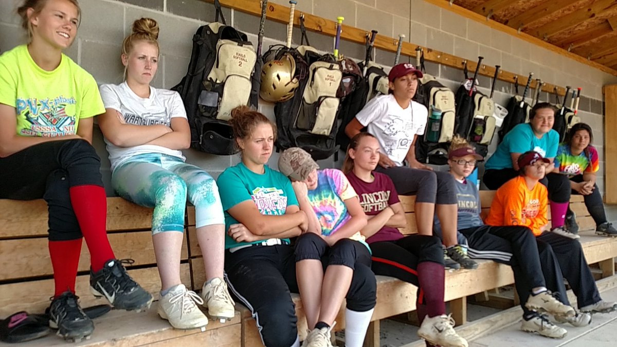 DMLSoftball's tweet photo. Back at it in the AM https://t.co/ZfXYFMsY4c