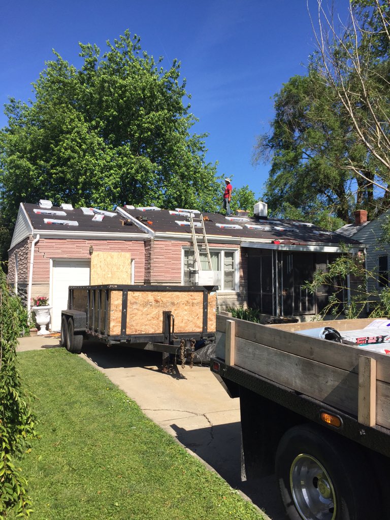 VIPIndy's tweet image. Roof going south side Indy