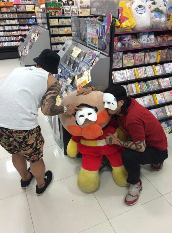 mommy12_s_t's tweet photo. アンパンマンもXmasEileenの仲間入り(°∀°**)
＃XmasEileen強化週間
＃WORLDCOUNTDOWN
＃6／12札幌DUCE https://t.co/YdKU43ndhb