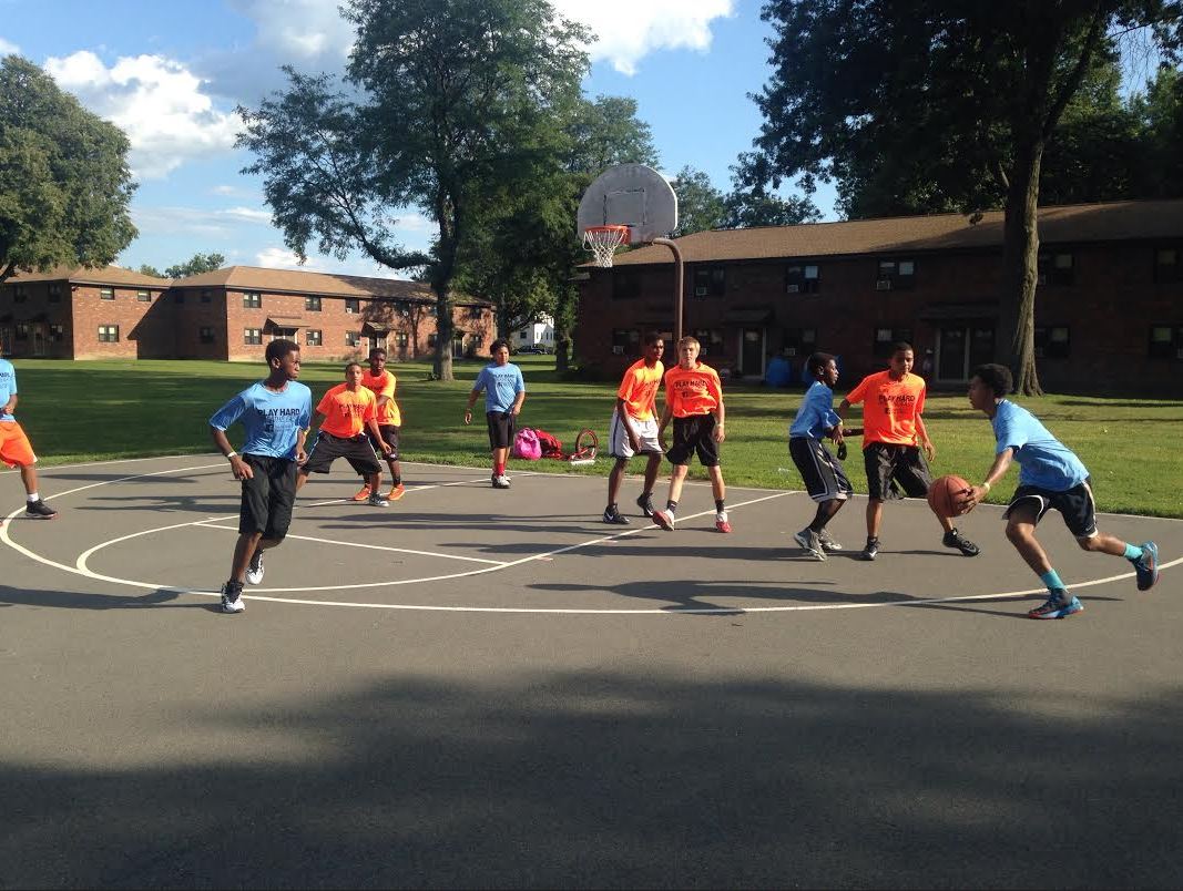 CapitalRegionRC's tweet image. Throwing it back this Thursday to our #PlayHardBreathEasy basketball last July.

#tbt #NationalBestFriendsDay