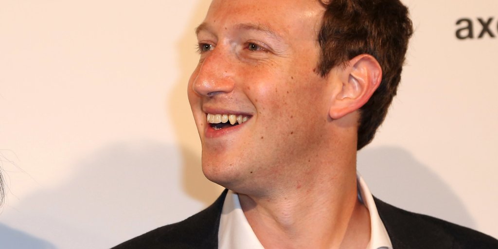 insidertechbiz's tweet image. Here's a crazy stat — 62% of apps downloaded last month were owned by Facebook read.bi/1t8Z7Ia