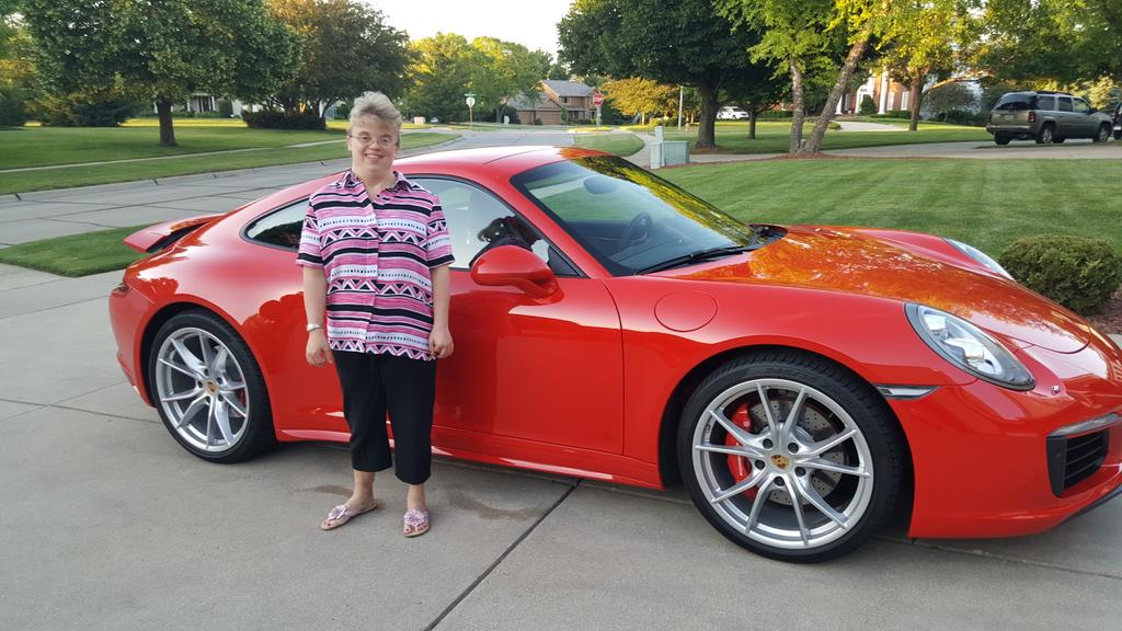 ChalkArtist's tweet image. Wendy got a ride from Mark Miller in his new Porsche! #gettherefast #porschelife
