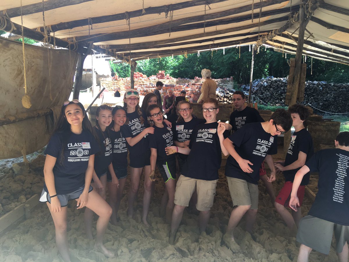 NspirLives's tweet photo. Brickyard fun #nfsrocks #classof2016 @NewtownFriends https://t.co/tTyanDZgSf