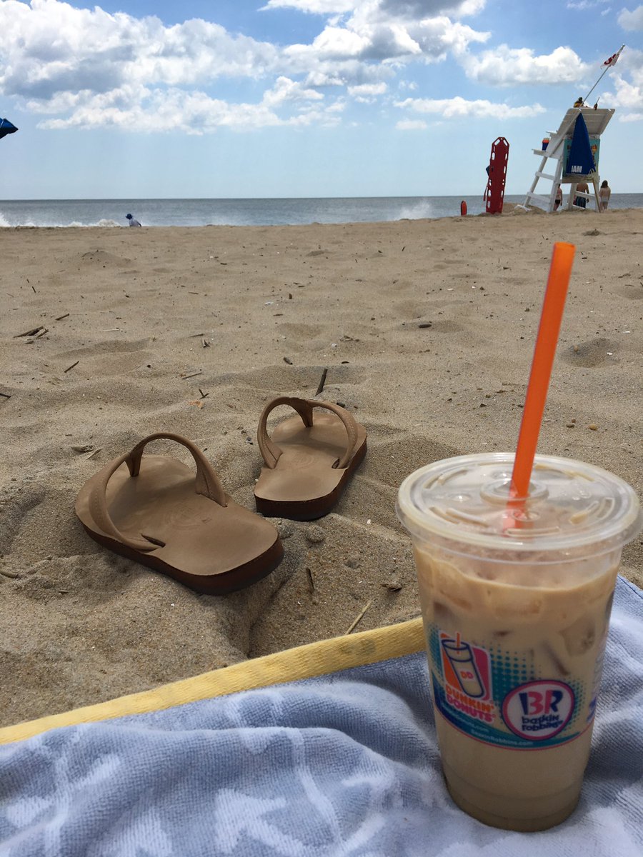 meganderson96's tweet photo. The beach life is the life for me ☀️ https://t.co/mAmxgzb3g9