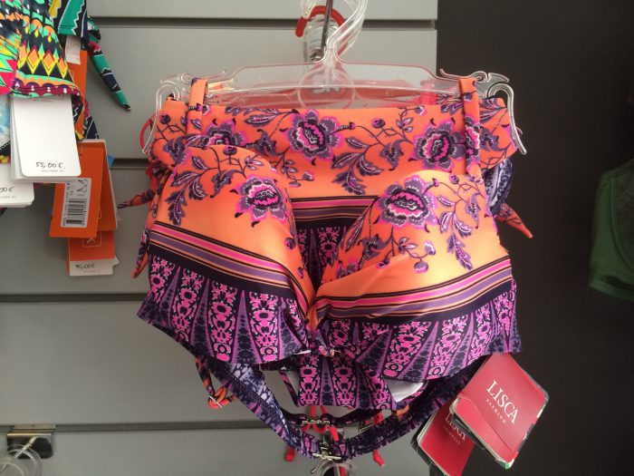 sabarisonline's tweet photo. Lencería, bikinis y pijamas para el verano – Mercería Dona https://t.co/cZIMew1LeY https://t.co/HwhNhvzRL8