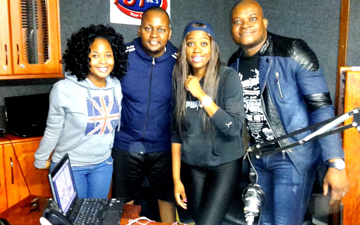 AMRUSHBREAKFAST's tweet photo. #WednesdayHealthChalleng on the AM Rush, thank you for coming through Mavo Sape. #dietitian #HEALTH #RADIO #AMRUSH https://t.co/m2GbzVxa1d