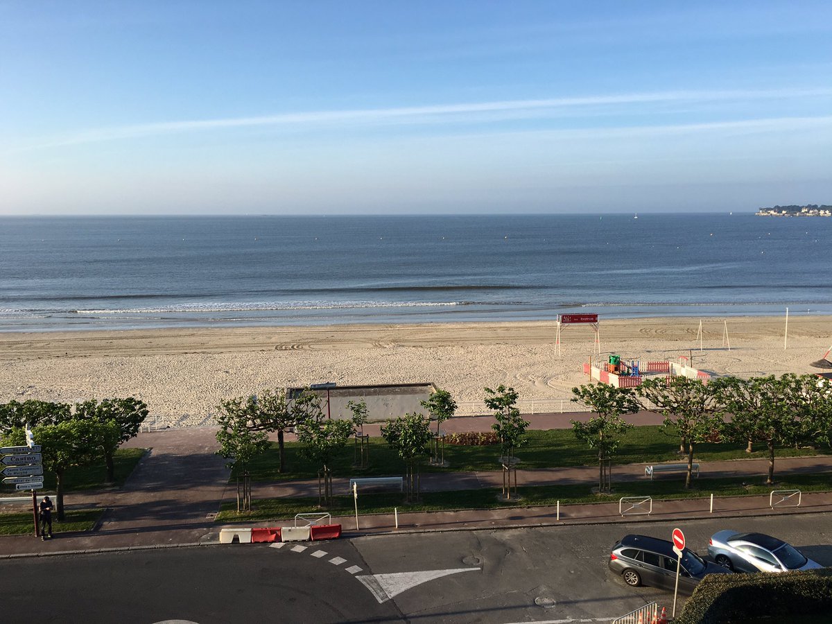 ericssonmarcus's tweet photo. Hotellrumsutsikt, mercure. 
ping,@Ekwall https://t.co/XRtzVJjhXa