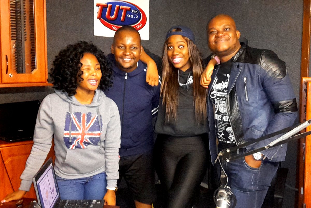AMRUSHBREAKFAST's tweet photo. #WednesdayHealthChalleng on the AM Rush, thank you for coming through Mavo Sape. #dietitian #HEALTH #RADIO #AMRUSH https://t.co/E0J8XHvouZ