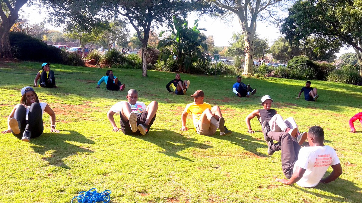 AMRUSHBREAKFAST's tweet photo. The workout session, went a little somEthing like this
#AMRush #AMRushbreakfast #TUT #TUTFM #WORKOUT #GYM #EXCERSICE https://t.co/C6RIe4d0We