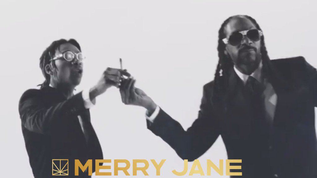 RainBOwGooDs's tweet photo. Snoop Dogg ft Wiz Khalifa – Kush Ups Video https://t.co/jgoEYZUnlC https://t.co/C2gsdtqEaV