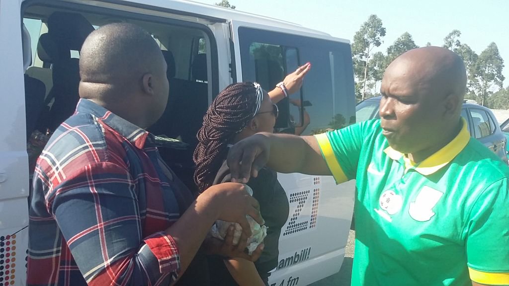 ukhozi_fm's tweet photo. #UkhoziLufikile #kuphinakuphi #StopAndGo #Siyashutha https://t.co/1wAEF3tssU