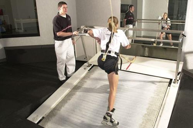 Palestre innovative: Athletic Republic. <a href="/AthRepublic/">Athletic Republic</a>  Tapis roulant hightech per aiutare gli atleti #smartgym