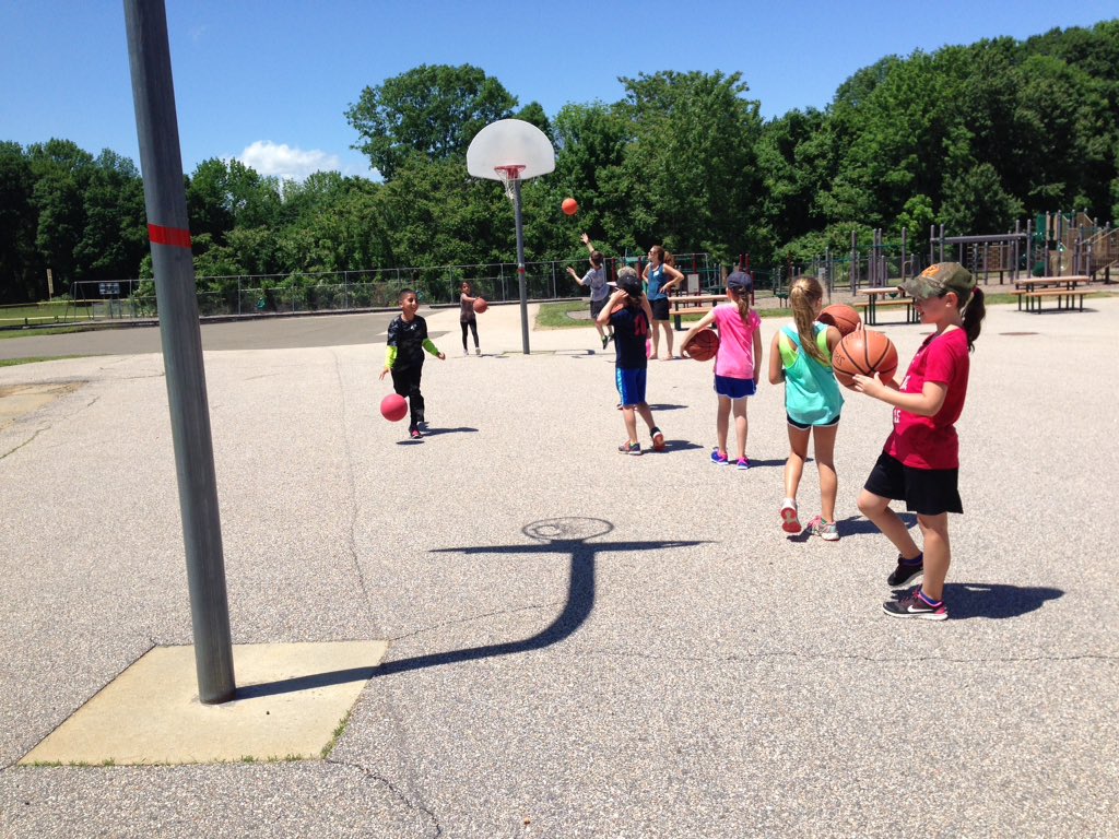 JJISPrincipal's tweet photo. Yesterday was perfect weather for the 3rd &amp; 4th grade field day! Parents were so helpful. Thanks &amp; enjoy summer. https://t.co/2KGNNyTh8w