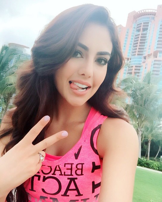 Buen&iacute;simos d&iacute;as amigos!! Aqu&iacute; a punto de ejercitar el esqueleto con mi hermosa @adelgaza20 para #retaaunaamiga<a href="/tag/retaaunaamiga"class="tags"><span>#retaaunaamiga</span></a>