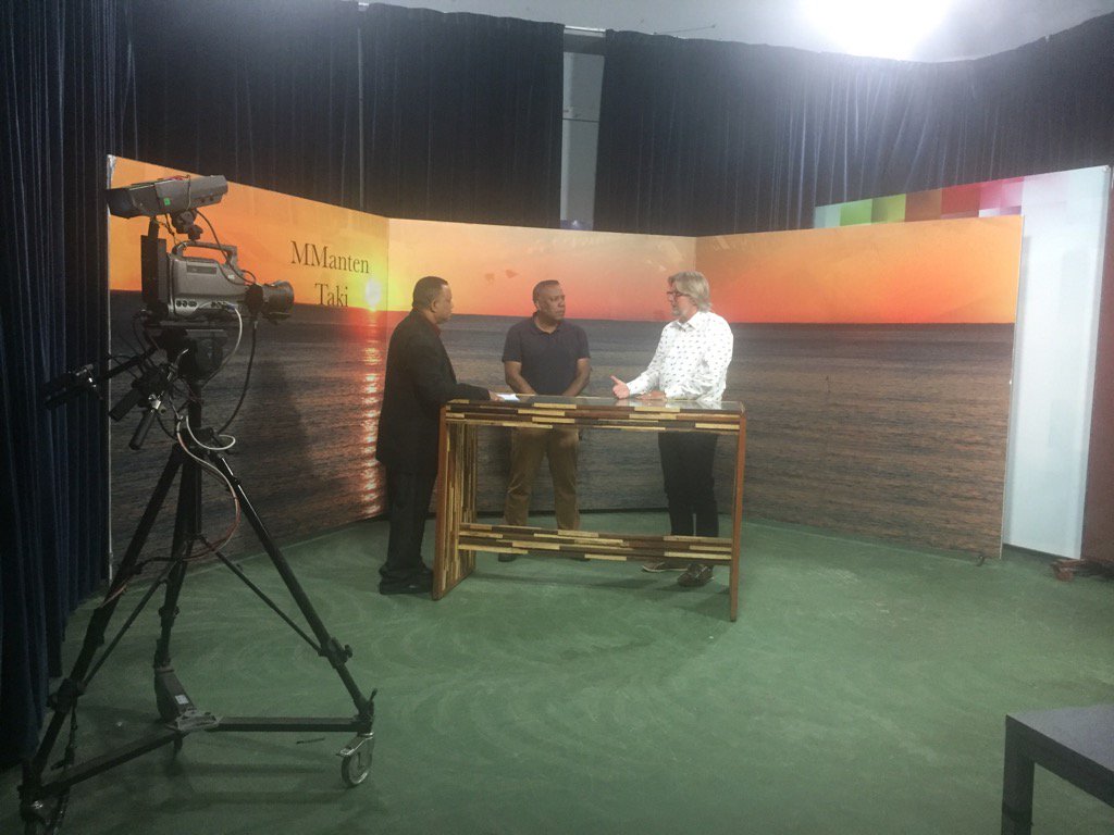 Jolandabaan's tweet photo. @rjpbaan en @hendrikcomvali1 bij @stvs surinsame televisie over congres #landbouw #voeding &amp; #gezondheid https://t.co/CNTrsInZnB
