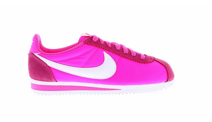 telva's tweet image. El look perfecto para llevas las zapatillas de la temporada, las Nike Cortez @FootLockerEU
bit.ly/1Y8I5Wk