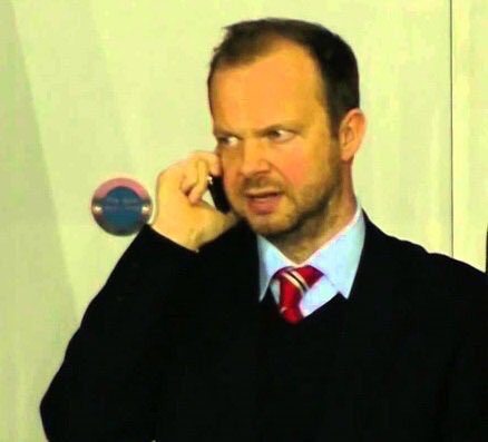 FootballFunnys's tweet photo. "I said Bale not Bailly you useless idiot..." https://t.co/eL9juTV1Kh