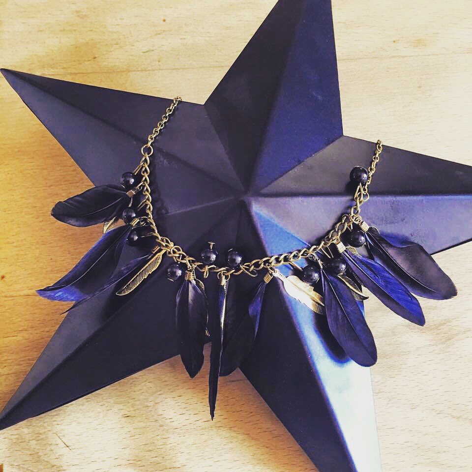 native_grey's tweet image. The feathers are back by demand!! 🌟£8.80 #lovethis #willpostworldwide #messagemenow