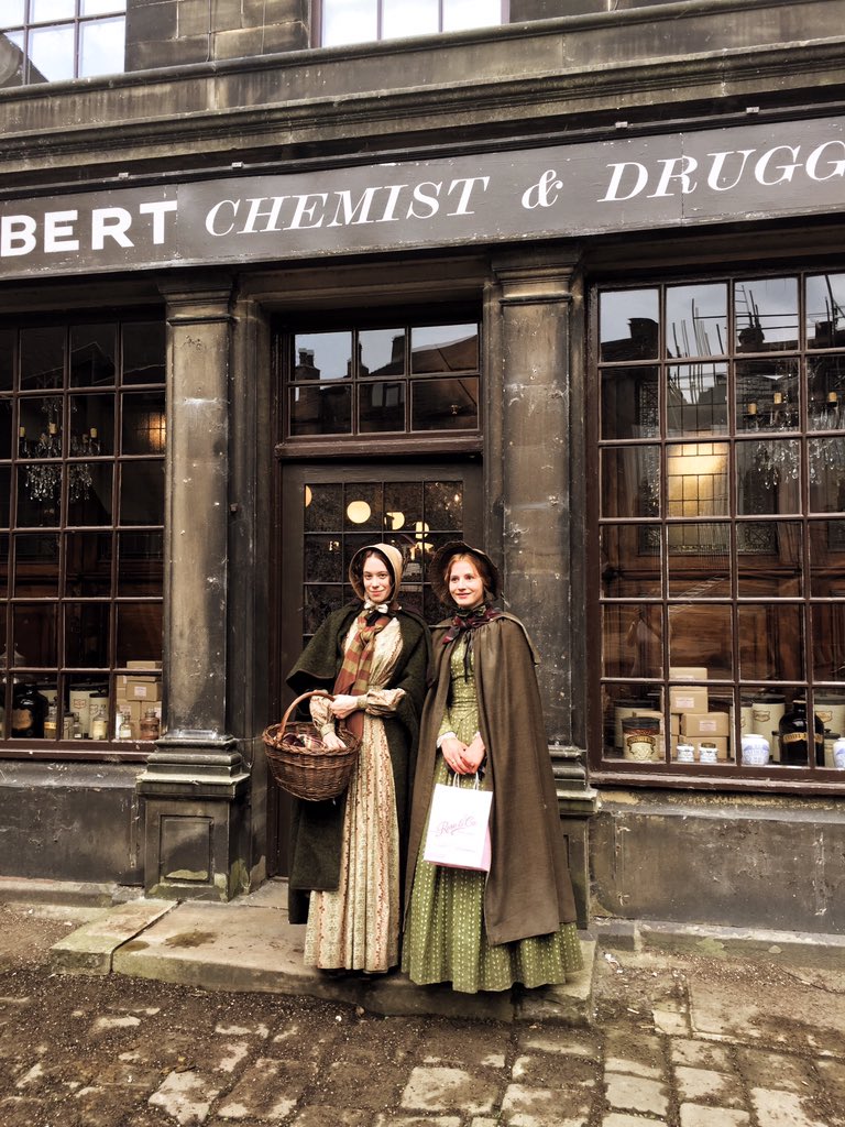 To walk invisible, un biopic des soeurs Brontë pour la BBC - Page 3 CkbdspkXAAAtnjk