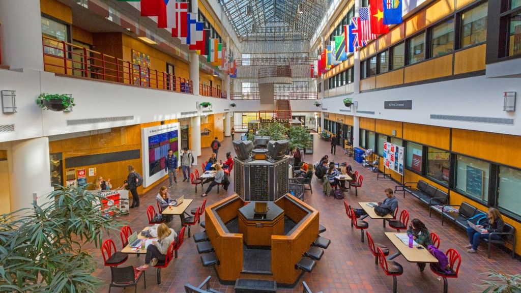 techmooch's tweet photo. University pays $20,000 data ransom https://t.co/1A4S4qPffH #technology https://t.co/akV2IWsJHa