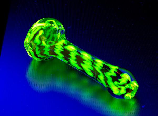 TheMainCola's tweet photo. #illuminati #glasspipe #weed #kush #cbd #thc https://t.co/R7hiIiSIP3